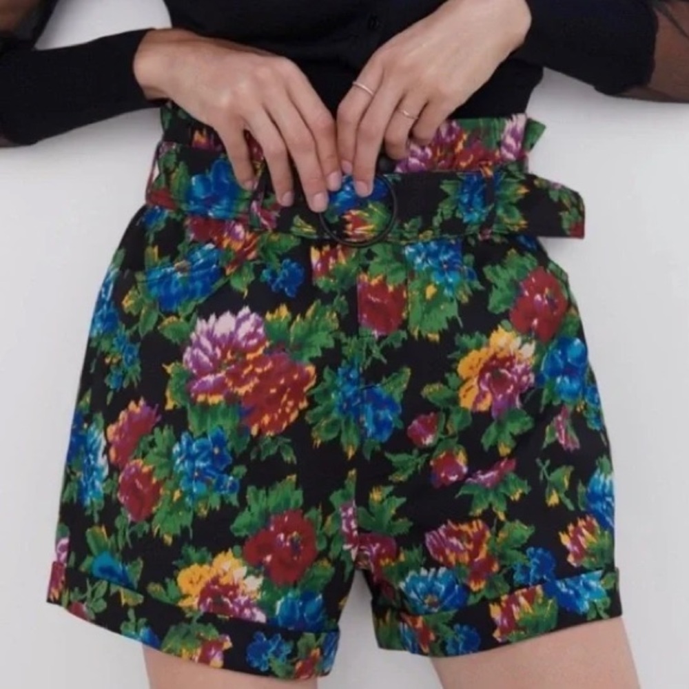 Zara Floral High Waisted Paper Bag Waist Shorts Women’s Size XS